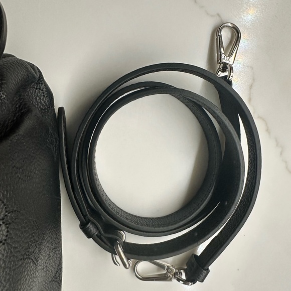 🌸🌸Excellent Condition Louis Vuitton Scala Pouch bag Mahina Leather Mini🌸 - Picture 2 of 14